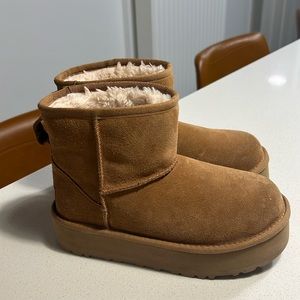 Ugg classic ultra mini platform